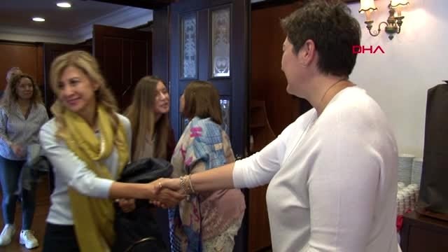 Chp lideri kemal kılıçdaroğlu'nun eşi selvi kılıçdaroğlu, milletvekili eşleri ile çay içip...