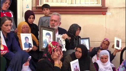 Sanatçı Bahadır Yenişehirlioğlu’dan Evlat Nöbeti Tutan Ailelere Destek Ziyareti
