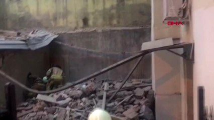 Beyoğlu'nda binada kısmi göçük