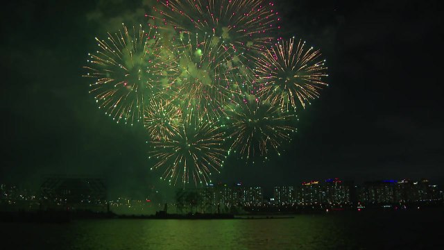 [영상] 서울의 가을 밤하늘 수놓은 10만 발의 불꽃 / YTN