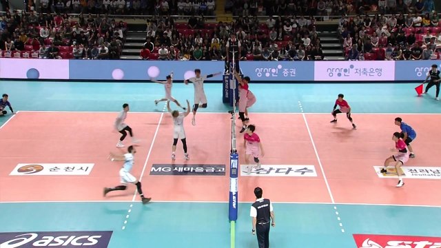 '비예나 23점' 대한항공, 우리카드 꺾고 컵대회 결승 진출 / YTN