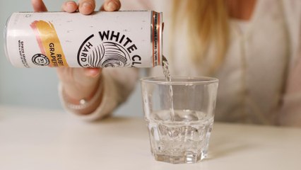 On a testé l'eau gazeuse alcoolisée... qui n'a pas le goût de l'alcool