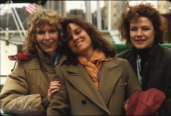 Hannah and Her Sisters Movie (1986) - Barbara Hershey, Carrie Fisher, Michael Caine