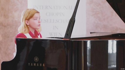 إلياس كيلر موهبة استثنائية في البيانو