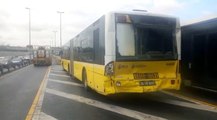 Beyoğlu Halıcıoğlu'nda metrobüs kazası