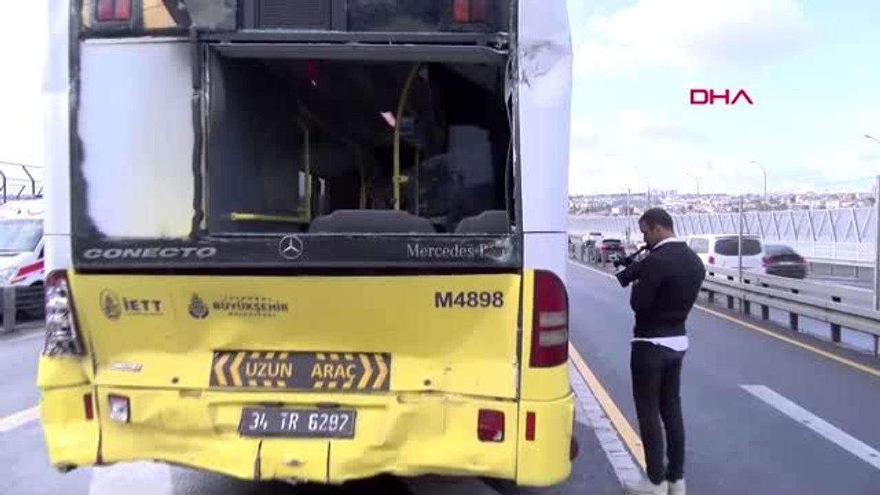 Halıcıoğlu'nda metrobüs metrobüse arkadan çarptı