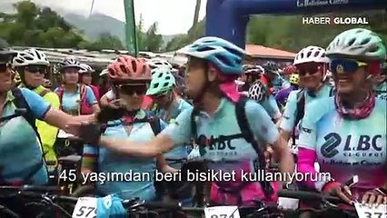 Ölüm Yolu'nda bir ilk: 70'lik bisikletçi tarihe geçti