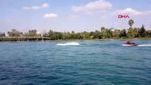 Adana'da su üzerinde akrobasi şov nefes kesti