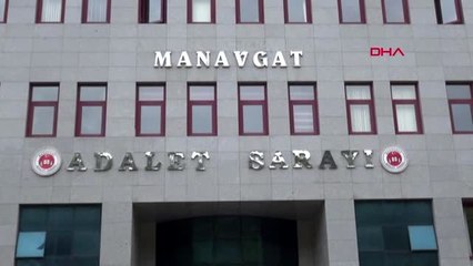 Antalya içkileri çöpe atmış gibi yapıp çalmakla suçlanan bar çalışanları yakalandı