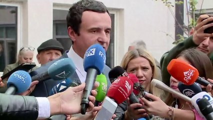 Video herunterladen: Mesazhet e Politikanëve/ Votojnë kandidatët për kryeministër dhe Presidenti Thaçi