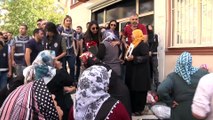 Oturma eylemi yapan 'Diyarbakır anneleri'nden HDP'lilere tepki