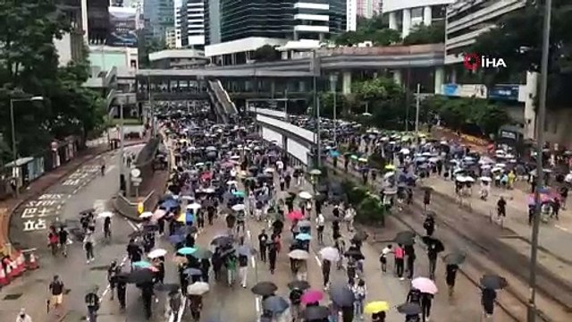 Hong Kong'daki protestolar maske yasağına rağmen devam ediyor: Maske karşıtı yasa sadece öfkemizi körüklüyor