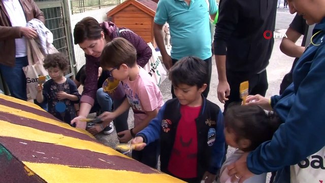 Dünya Hayvan Hakları günü etkinliğinde Kadıköylüler barınaklara akın etti- Kadıköy Belediye Başkanı Şerdil Dara Odabaşı:”Ayda 30’a yakın hayvan sahiplendiriyoruz”