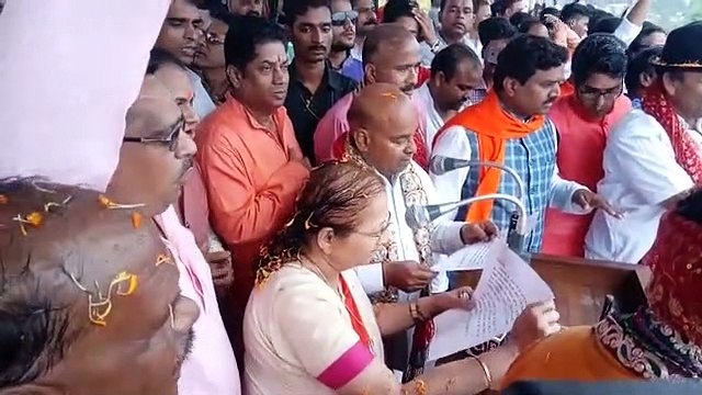 सुमित्रा महाजन नवरात्र की चुनरी यात्रा में