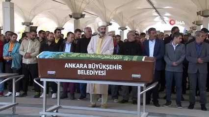 Evin üçüncü katından aşağıya atıldığı iddia edilen 2.5 aylık bebek toprağa verildi