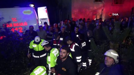 TIR iki otomobile çarptı şarampole uçtu; 1 ölü