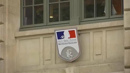 Castaner reconoce fallos que permitieron el ataque en la Prefectura