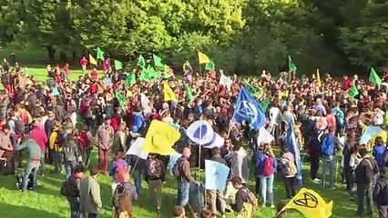 ‘Rebellions’ tomam o mundo