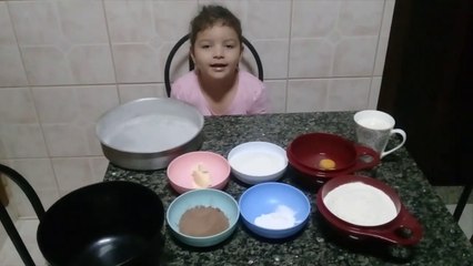 PRIMEIRO VÍDEO DO CANAL, FAZENDO BOLO COM O PAPAI ;)