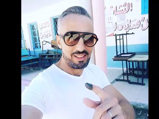 صور بعض المشاهير بعد أدائهم الواجب الانتخابي