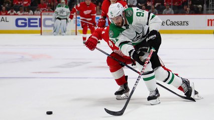 Tyler Seguin dances around defense to net a beauty