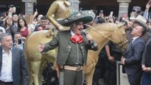 Vicente Fernández vuelve a los escenarios durante un homenaje en México