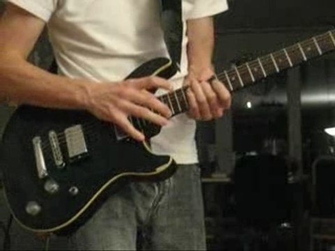 Invincible (solo) - MUSE cover