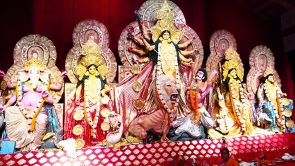 Rani Mukerji, Ayan, Imtiaz and Anurag Basu Take Blessing of Maa Durga