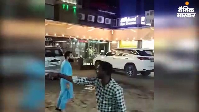 पार्किंग विवाद में दो पक्षों में जमकर हुई मारपीट