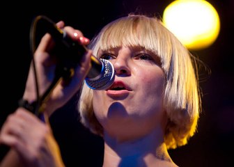 La chanteuse Sia dévoile être atteinte d'une maladie rare