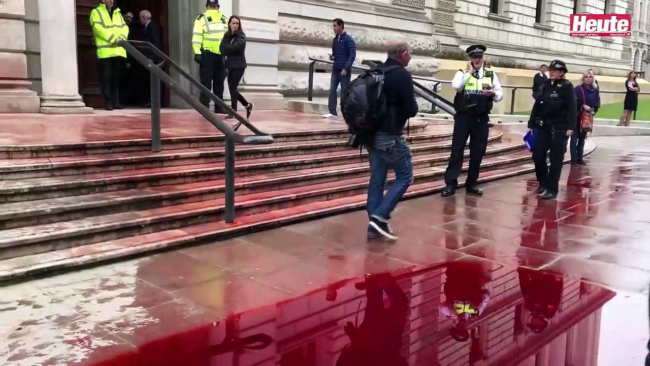 Klima-Aktivisten richten 'Blutbad' in London an