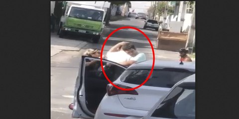 Este motorista emociona con su cariño al anciano que lo acaba de atropellar