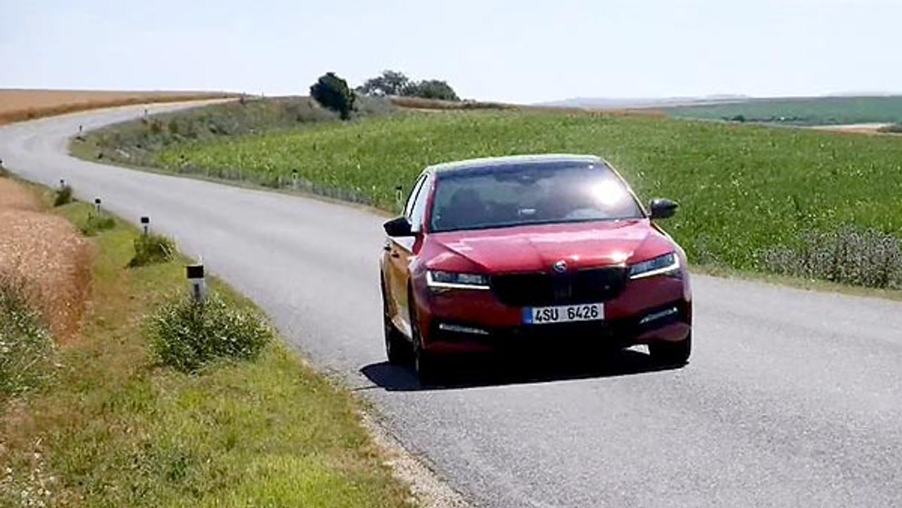 Skoda Superb Facelift für Kombi und Limousine