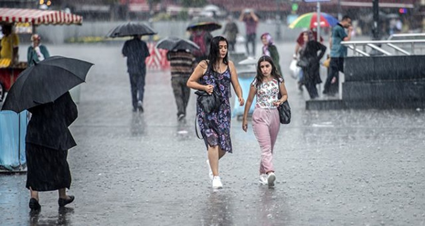 Meteoroloji saat verip uyardı: İstanbul'da sağanak saat 18:00'den sonra başlayacak
