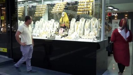 Batman'daki 340 bin lira değerindeki altın şala yoğun ilgi