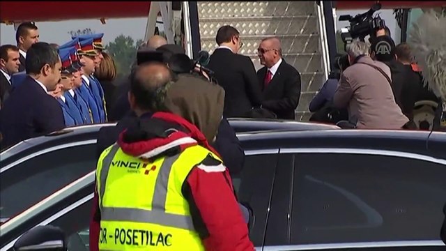 Cumhurbaşkanı Erdoğan Sırbistan'da - Havalimanı karşılama - BELGRAD