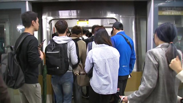 서울 지하철 9호선 노조 파업...큰 불편 없어 / YTN