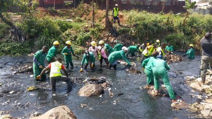 نشطاء يريدون تنظيف نهر نيروبي