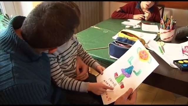 Il transforme les dessins de vos enfants en bijoux magnifiques