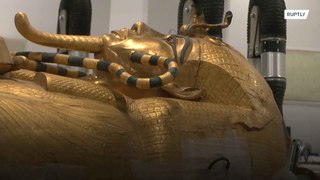 Comienza la restauración del sarcófago dorado del faraón Tutankamón