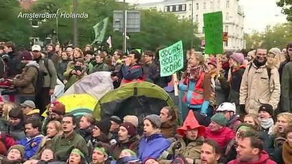 "Rebelión Internacional" contra el cambio climático toma ciudades en todo el mundo