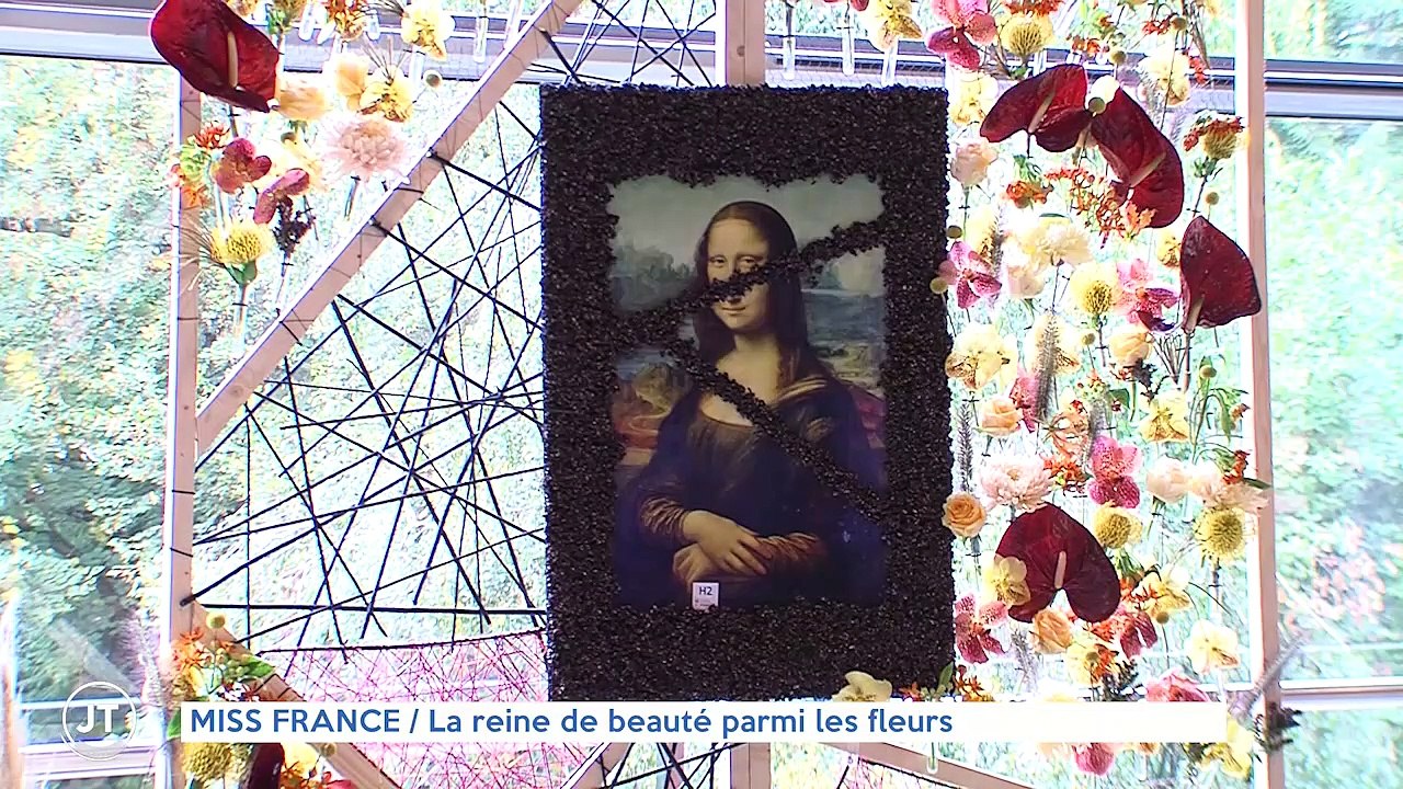 MISS FRANCE La reine de beauté parmi les fleurs
