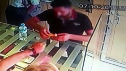 Kuyumcudaki hırsızlık anı güvenlik kamerasında - HATAY