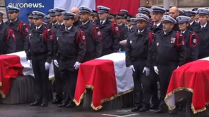 Ε. Μακρόν: «Όλο το έθνος πρέπει να ενωθεί»