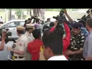 Dinakaran Appears Before Delhi Police