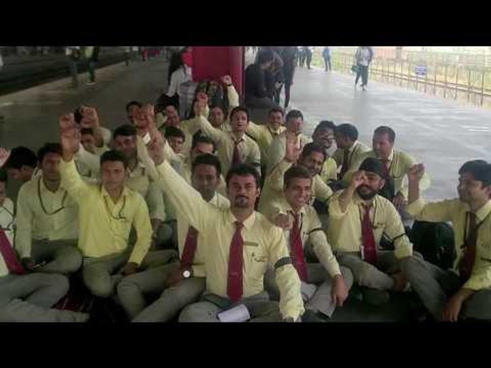 Delhi Metro Workers Protest
