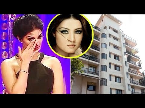 OMG: Celina Jaitley KICKS Out Sunny Leone From Her House! SpotboyE