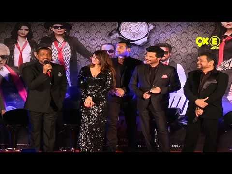 NANA PATEKAR IMITATES DIRECTOR ANEES BAZMEE'S EXPRESSION | SpotboyE