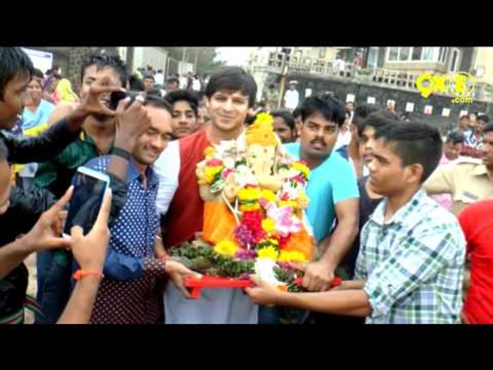Vivek Oberoi and family celebrate Ganpati Visarjan | SpotboyE
