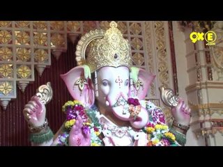 Raveena Tandon Visits Andheri Cha Raja !